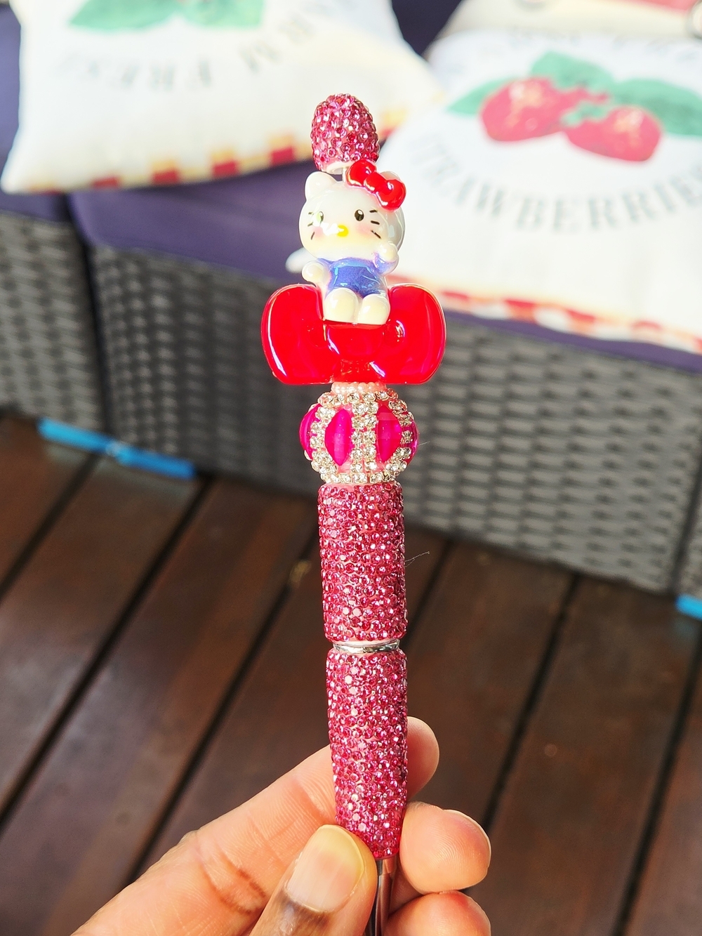 Hello Kitty Pink Rhinestone Bling Pen - Picture 3 of 8